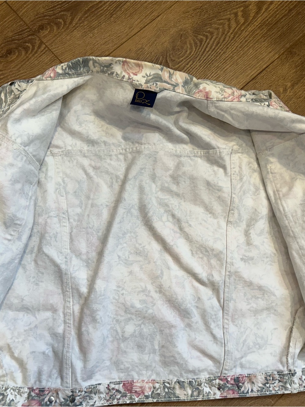 Vintage 80s/90s Classic Floral Jean Jacket in White & Pink - M - Picture 14 of 14